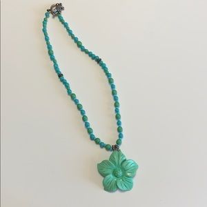 Women’s beaded necklace